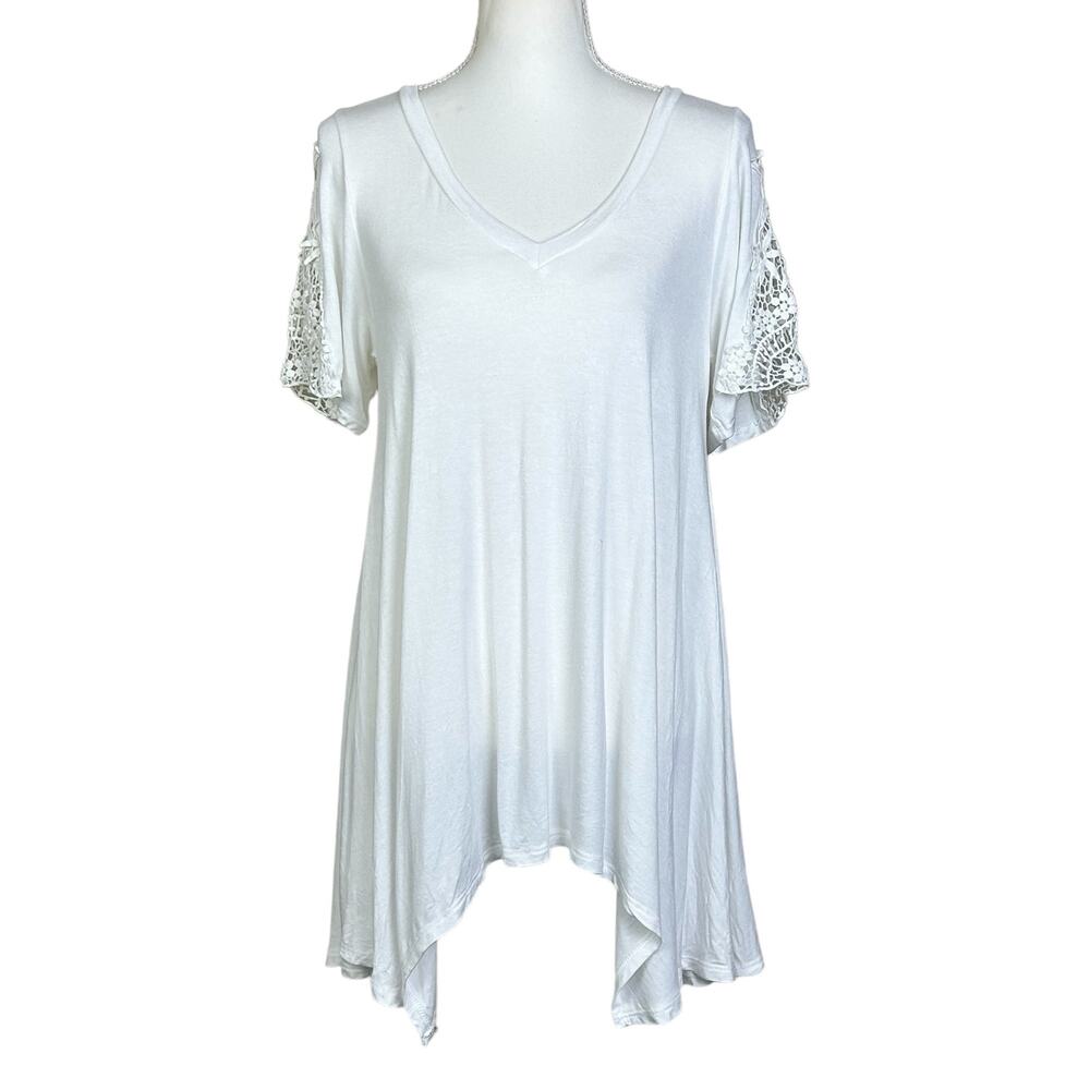 Emerald USA T Shirt Women Medium White Oversize Minimalist Casual Sharkbite Top